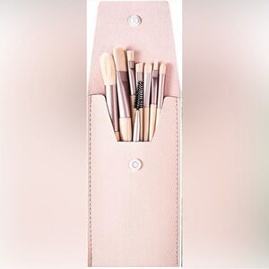 Nude Travel Makeup Brushes
With Case